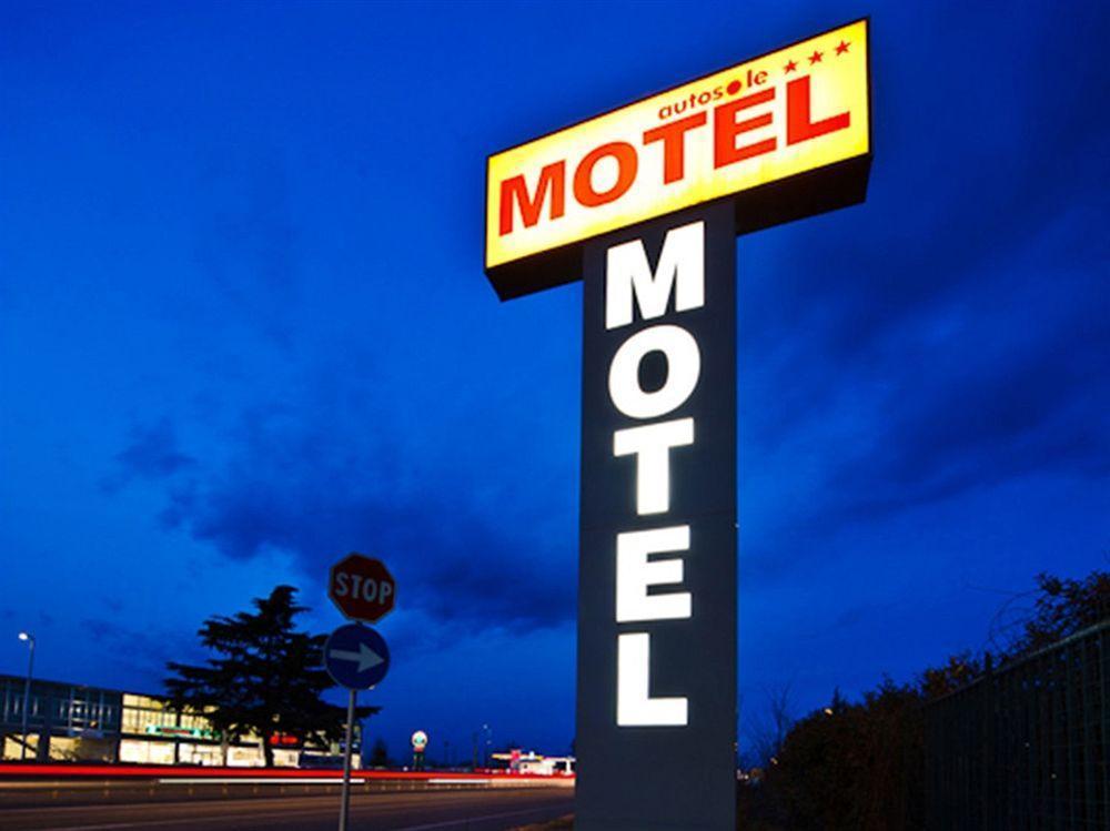 Motel Autosole コルネリアーノ・ラウデンセ エクステリア 写真